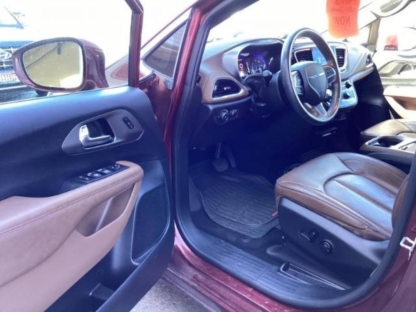 2020 Velvet Red Pearl Coat /Black, premium leather Chrysler Pacifica Limited (2C4RC1GG5LR) with an 3.6L V6 DOHC 24V engine, 9-Speed Automatic transmission, located at 1235 N Woodruff Ave., Idaho Falls, 83401, (208) 523-1053, 43.507172, -112.000488 - Photo#8