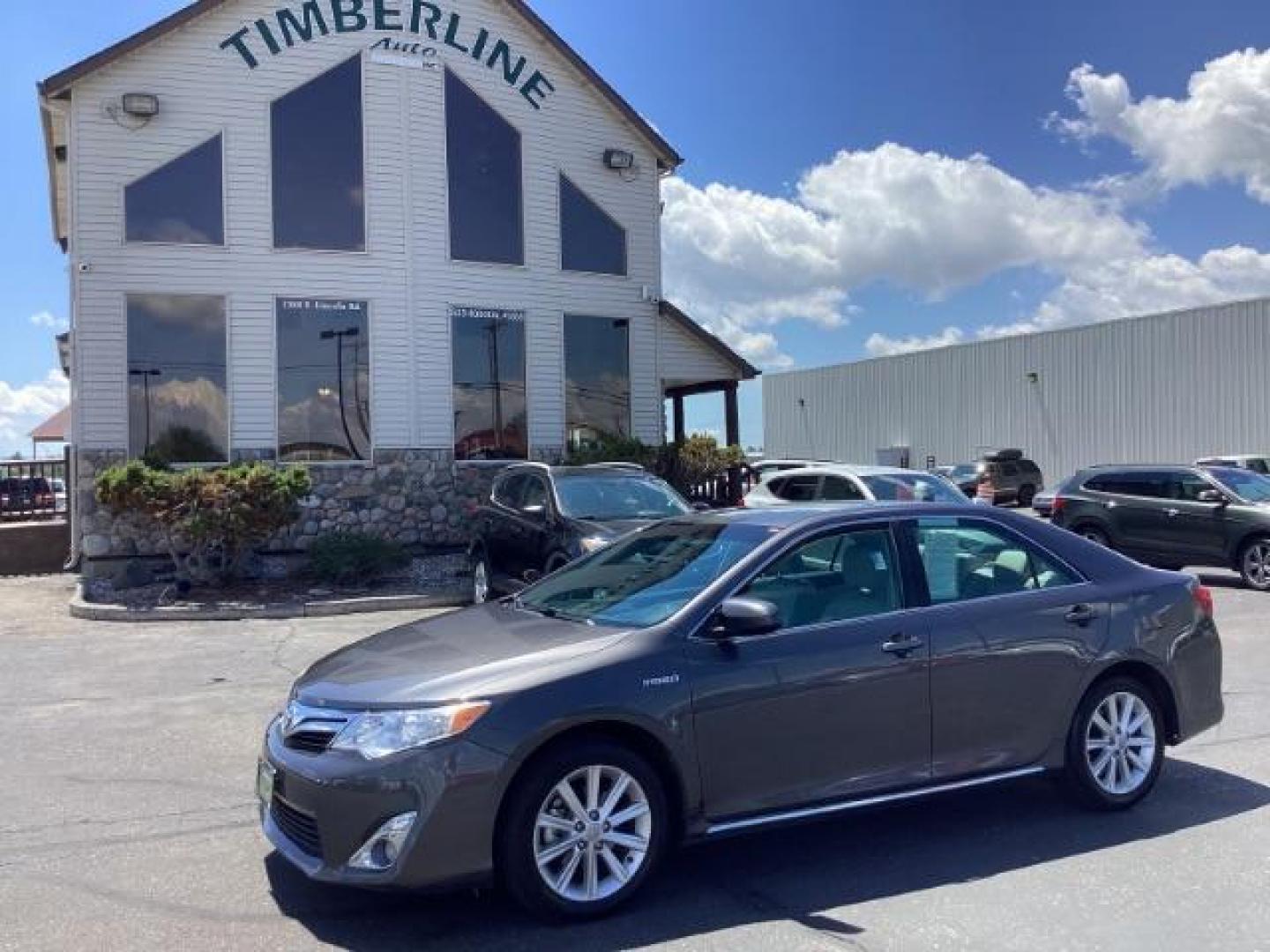 2013 GRAY /Light Gray Toyota Camry Hybrid XLE (4T1BD1FK0DU) with an 2.5L L4 DOHC 16V HYBRID engine, Continuously Variable Transmission transmission, located at 1235 N Woodruff Ave., Idaho Falls, 83401, (208) 523-1053, 43.507172, -112.000488 - Photo#0