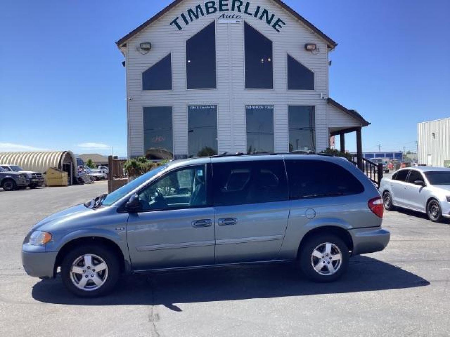 2007 Magnesium Pearl Dodge Grand Caravan SXT (2D4GP44LX7R) with an 3.8L V6 OHV 12V engine, 4-Speed Automatic transmission, located at 1235 N Woodruff Ave., Idaho Falls, 83401, (208) 523-1053, 43.507172, -112.000488 - Photo#1