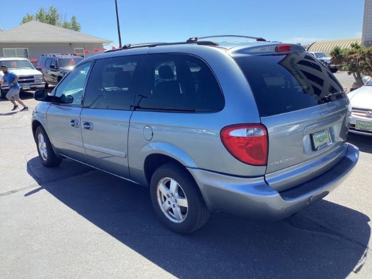 2007 Magnesium Pearl Dodge Grand Caravan SXT (2D4GP44LX7R) with an 3.8L V6 OHV 12V engine, 4-Speed Automatic transmission, located at 1235 N Woodruff Ave., Idaho Falls, 83401, (208) 523-1053, 43.507172, -112.000488 - Photo#2