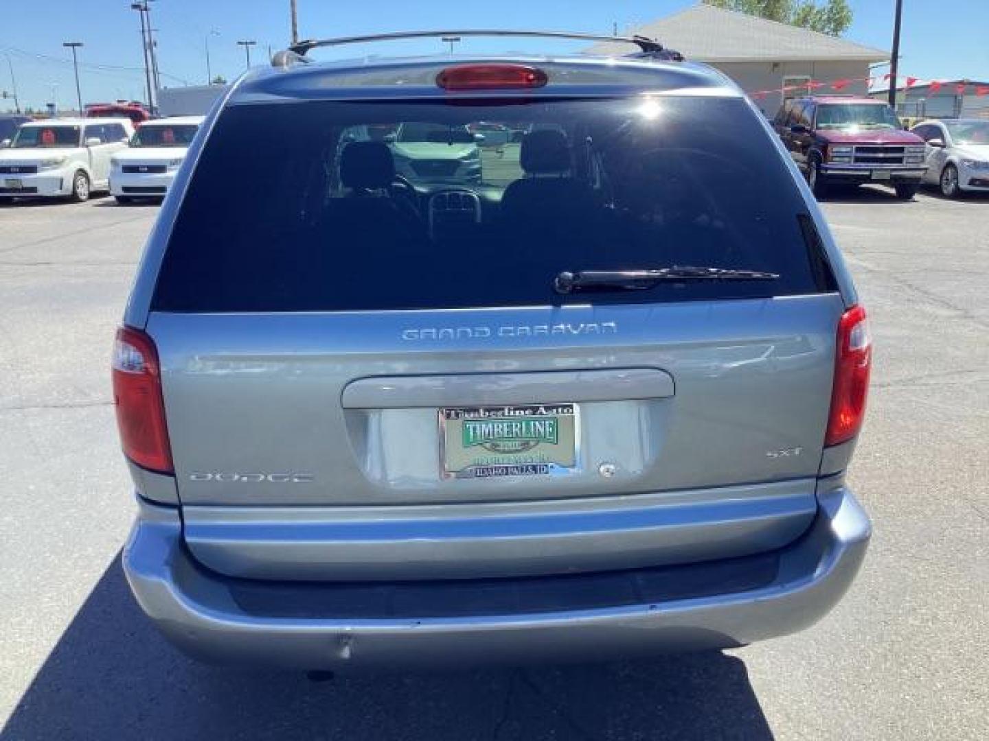 2007 Magnesium Pearl Dodge Grand Caravan SXT (2D4GP44LX7R) with an 3.8L V6 OHV 12V engine, 4-Speed Automatic transmission, located at 1235 N Woodruff Ave., Idaho Falls, 83401, (208) 523-1053, 43.507172, -112.000488 - Photo#3