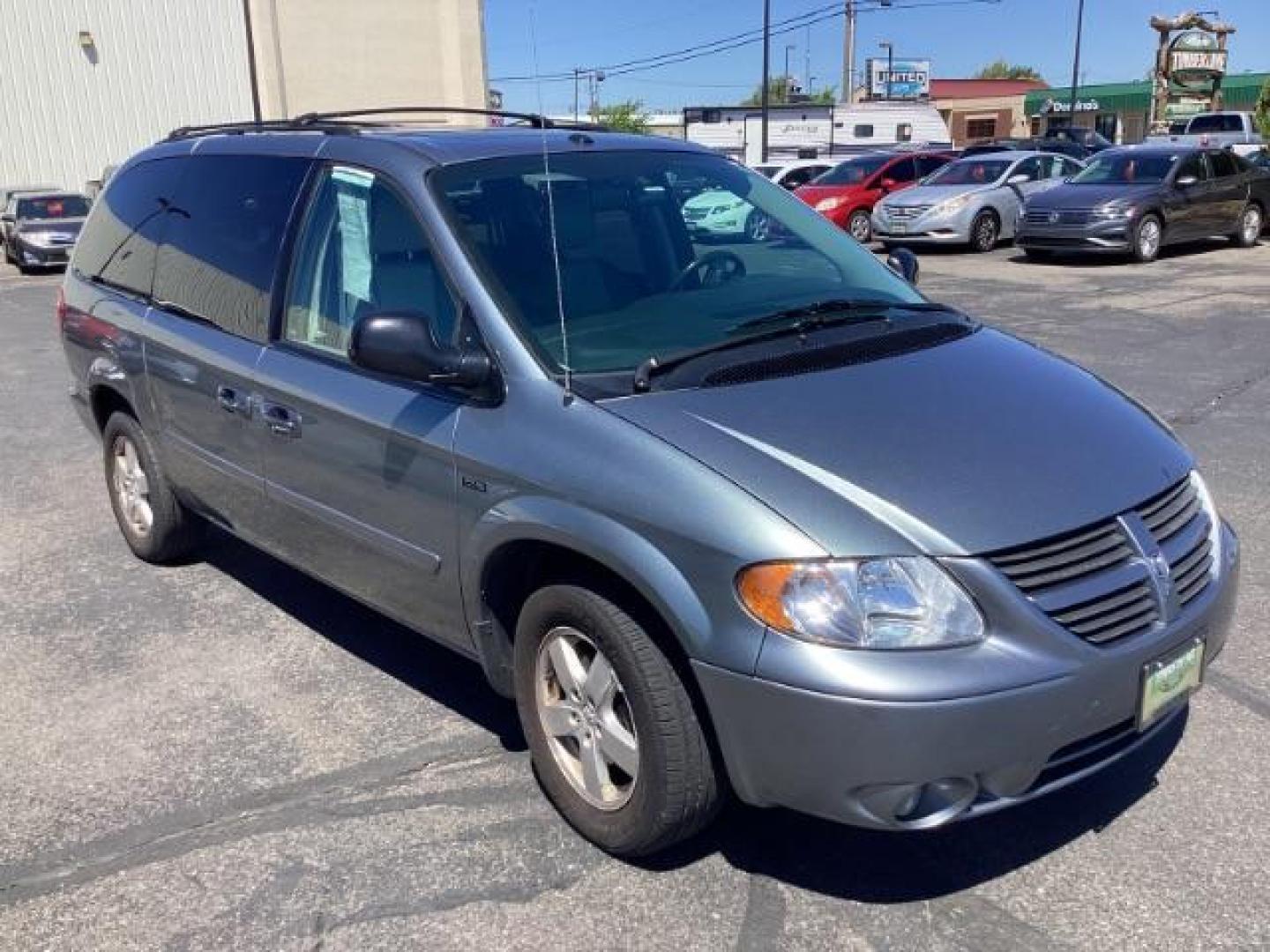 2007 Magnesium Pearl Dodge Grand Caravan SXT (2D4GP44LX7R) with an 3.8L V6 OHV 12V engine, 4-Speed Automatic transmission, located at 1235 N Woodruff Ave., Idaho Falls, 83401, (208) 523-1053, 43.507172, -112.000488 - Photo#6