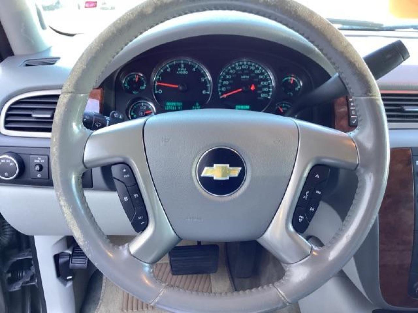 2013 GRAY /Ebony Leather Interior Chevrolet Suburban LTZ 1500 4WD (1GNSKJE71DR) with an 5.3L V8 OHV 16V FFV engine, 6-Speed Automatic transmission, located at 1235 N Woodruff Ave., Idaho Falls, 83401, (208) 523-1053, 43.507172, -112.000488 - Photo#10