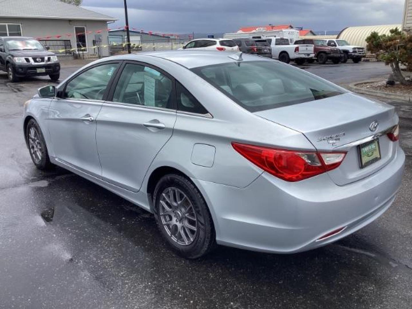 2011 Hyundai Sonata GLS Auto (5NPEB4AC1BH) with an 2.4L L4 DOHC 16V engine, 6-Speed Automatic transmission, located at 1235 N Woodruff Ave., Idaho Falls, 83401, (208) 523-1053, 43.507172, -112.000488 - Photo#2