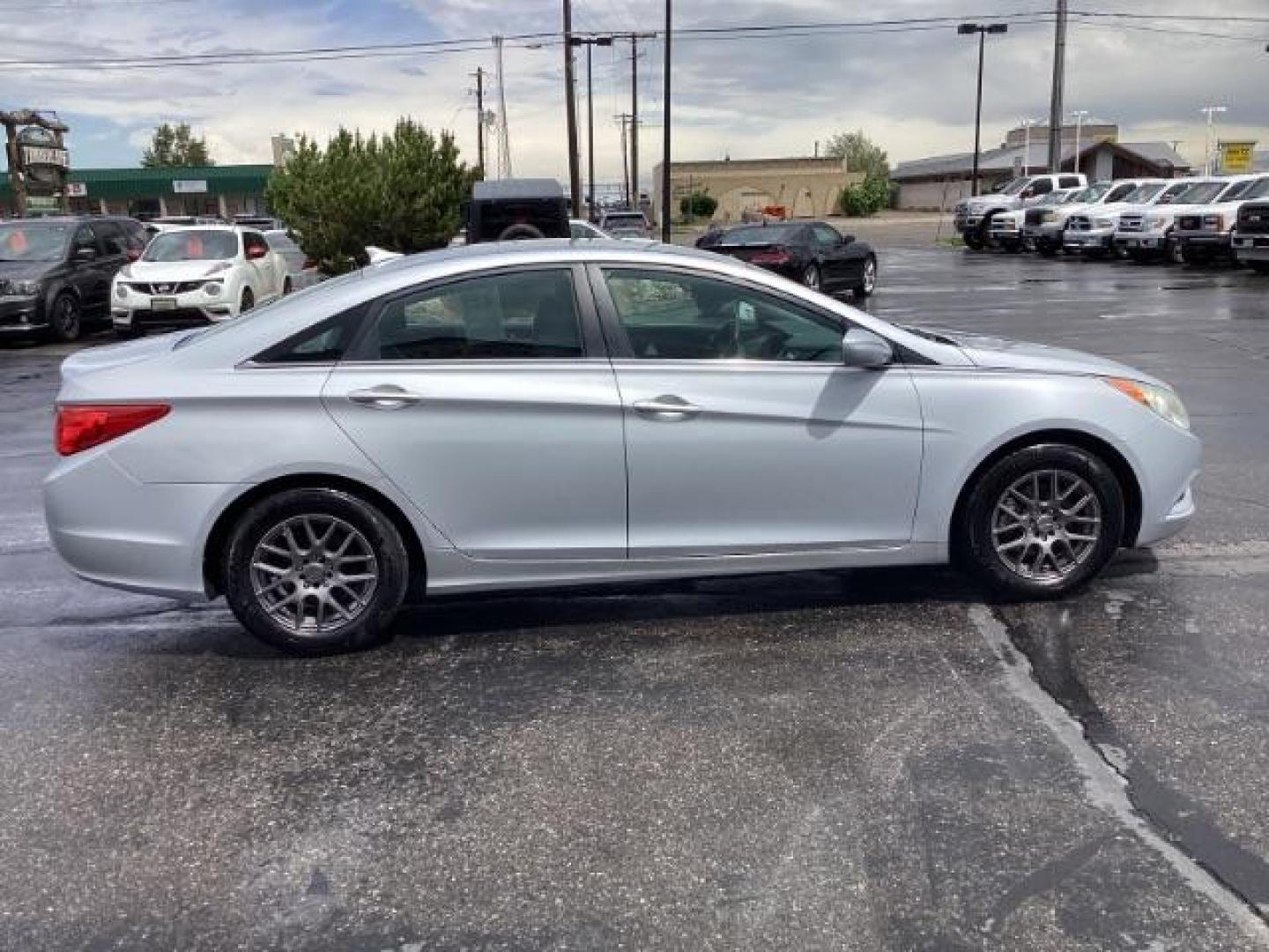 2011 Hyundai Sonata GLS Auto (5NPEB4AC1BH) with an 2.4L L4 DOHC 16V engine, 6-Speed Automatic transmission, located at 1235 N Woodruff Ave., Idaho Falls, 83401, (208) 523-1053, 43.507172, -112.000488 - Photo#5