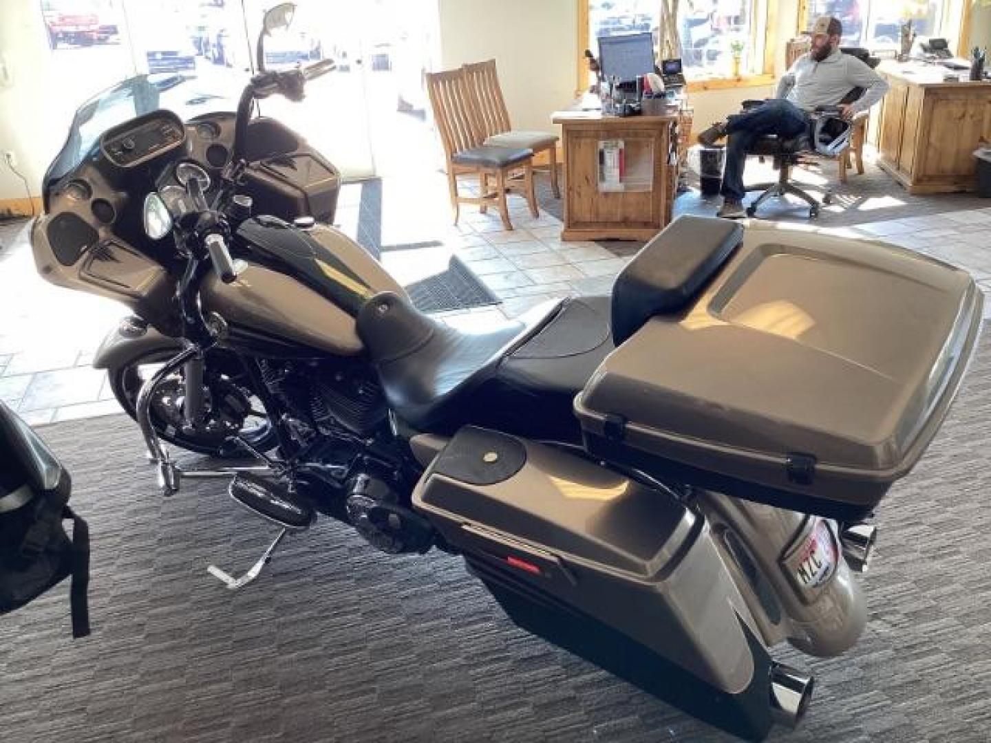 2013 Harley-Davidson FLTRXSE - (1HD1TC815DB) with an 1800CC engine, located at 1235 N Woodruff Ave., Idaho Falls, 83401, (208) 523-1053, 43.507172, -112.000488 - Photo#4