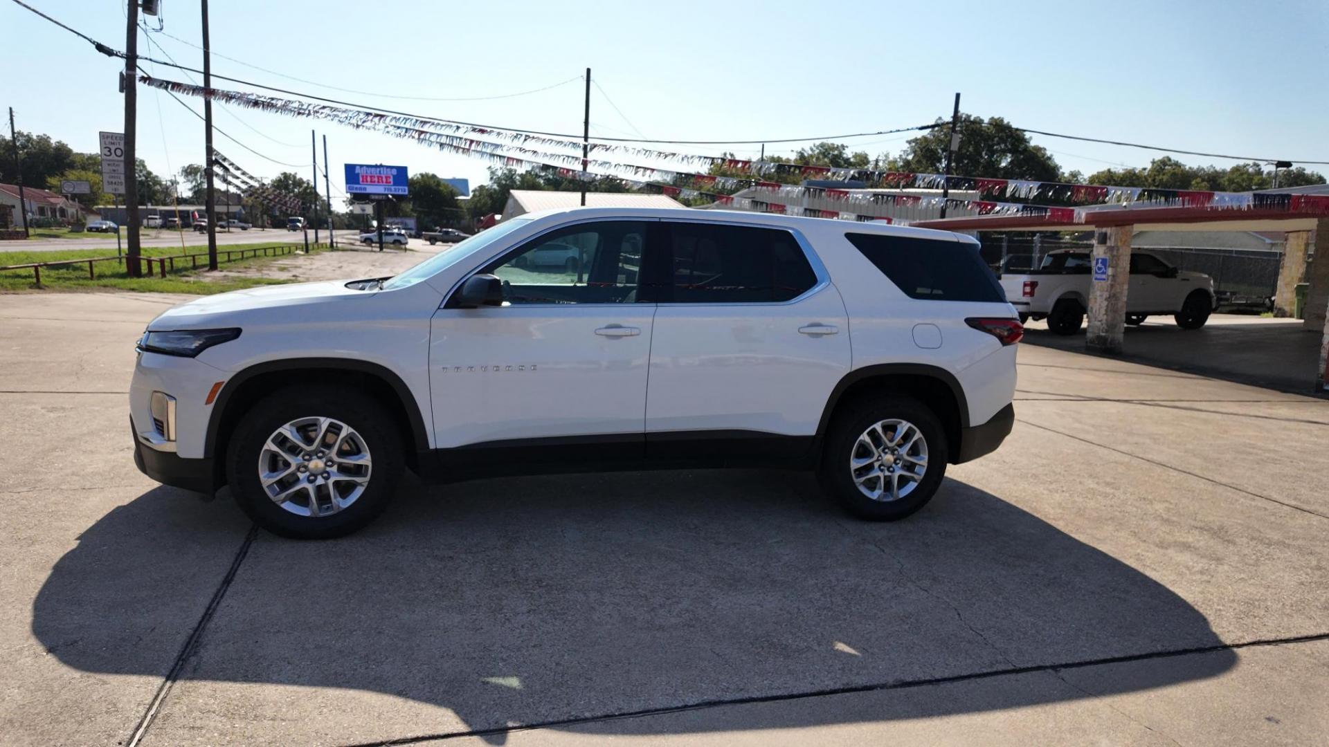 2022 Summit White /Jet Black/Chai Chev Trav 76543 (1GNERFKW3NJ) with an 3.6L V6 DOHC 24V engine, 9-Speed Automatic transmission, located at 1235 N Woodruff Ave., Idaho Falls, 83401, (208) 523-1053, 43.507172, -112.000488 - Photo#0