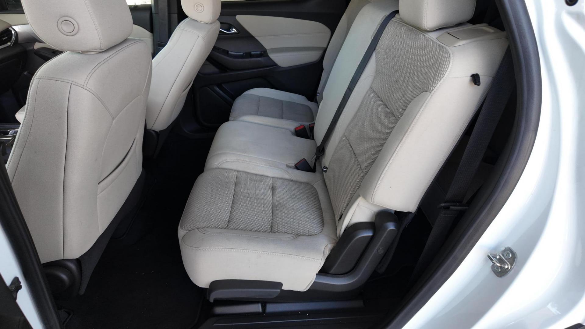 2022 Summit White /Jet Black/Chai Chev Trav 76543 (1GNERFKW3NJ) with an 3.6L V6 DOHC 24V engine, 9-Speed Automatic transmission, located at 1235 N Woodruff Ave., Idaho Falls, 83401, (208) 523-1053, 43.507172, -112.000488 - Photo#8