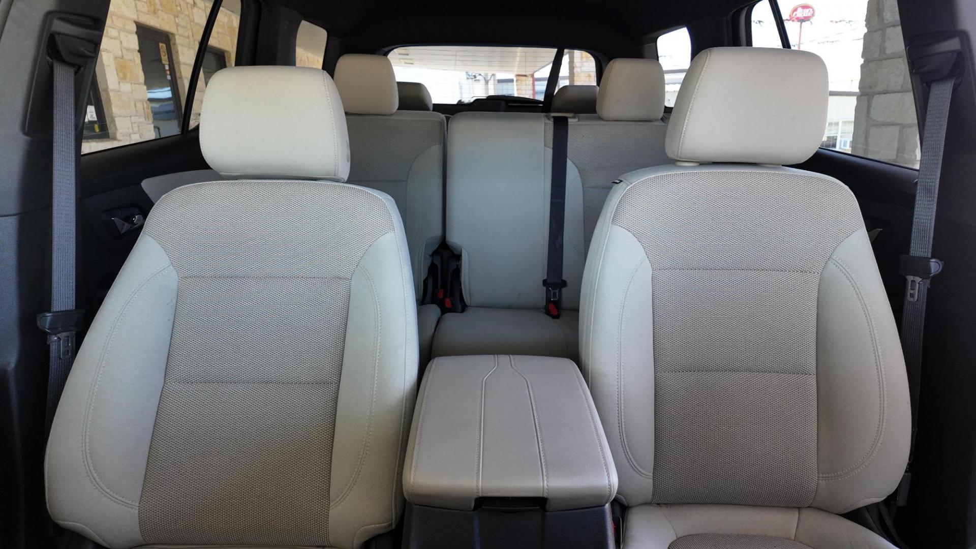 2022 Summit White /Jet Black/Chai Chev Trav 76543 (1GNERFKW3NJ) with an 3.6L V6 DOHC 24V engine, 9-Speed Automatic transmission, located at 1235 N Woodruff Ave., Idaho Falls, 83401, (208) 523-1053, 43.507172, -112.000488 - Photo#12